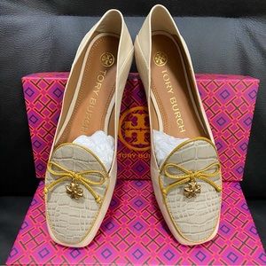 NIB Tory Burch Tory Charm Croc embossed leather Loafers shoes Sz 6
